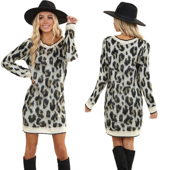 Umgee Dresses & Skirts - NWT UMGEE Leopard Sweater Dress Medium